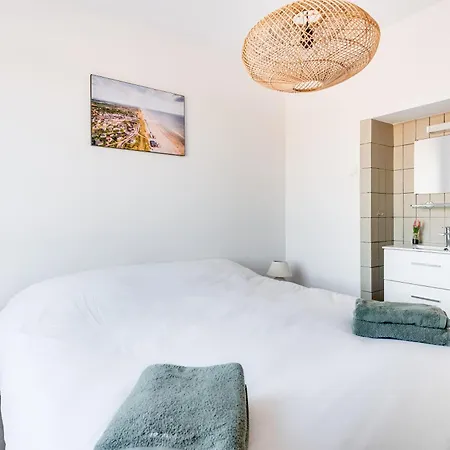 Vernieuwd Zeezicht Luxe Apartment