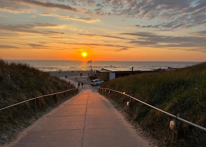 Vernieuwd Zeezicht Luxe 아파트 버겐안지