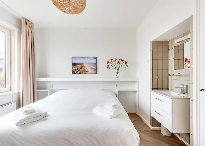 Vernieuwd Zeezicht Luxe 아파트 버겐안지