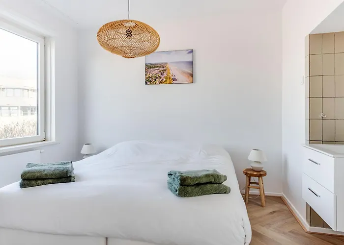 아파트 Vernieuwd Zeezicht Luxe