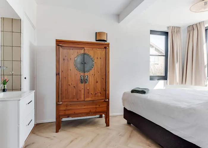 아파트 Vernieuwd Zeezicht Luxe